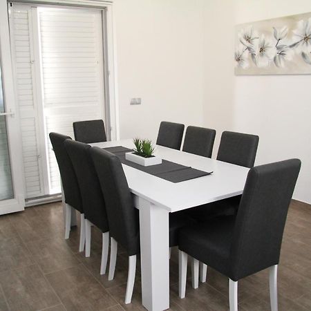 Apartman Ivana บีโอกราดนาโมรู ภายนอก รูปภาพ