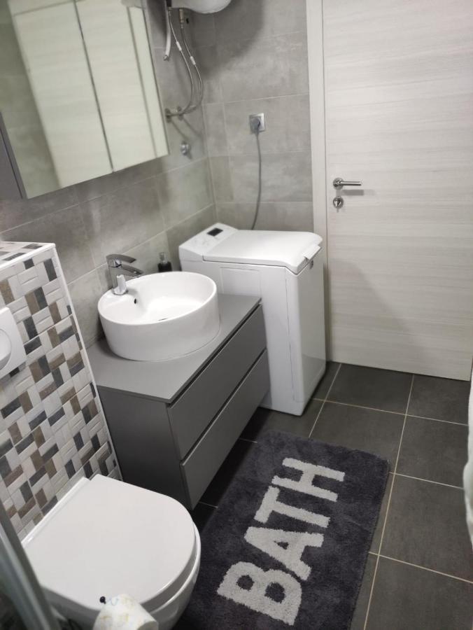 Apartman Ivana บีโอกราดนาโมรู ภายนอก รูปภาพ