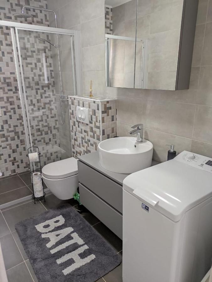 Apartman Ivana บีโอกราดนาโมรู ภายนอก รูปภาพ