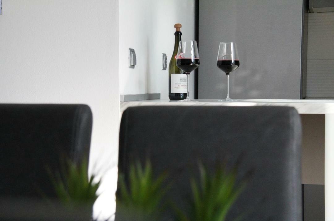 Apartman Ivana บีโอกราดนาโมรู ภายนอก รูปภาพ