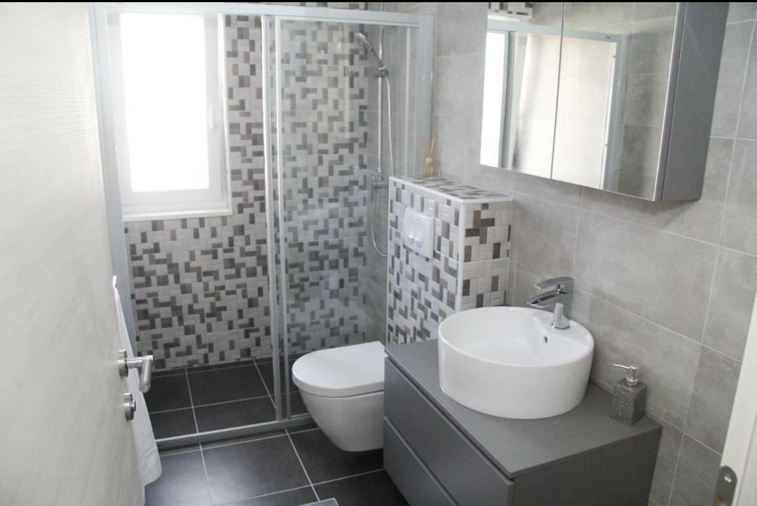 Apartman Ivana บีโอกราดนาโมรู ภายนอก รูปภาพ