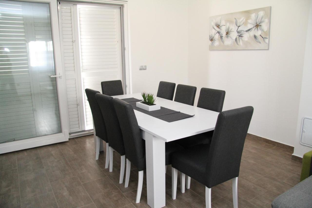 Apartman Ivana บีโอกราดนาโมรู ภายนอก รูปภาพ
