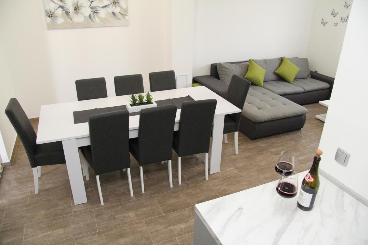 Apartman Ivana บีโอกราดนาโมรู ภายนอก รูปภาพ